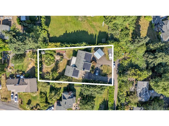 8025 Sw SCHILLER Rd, Portland, OR 97225