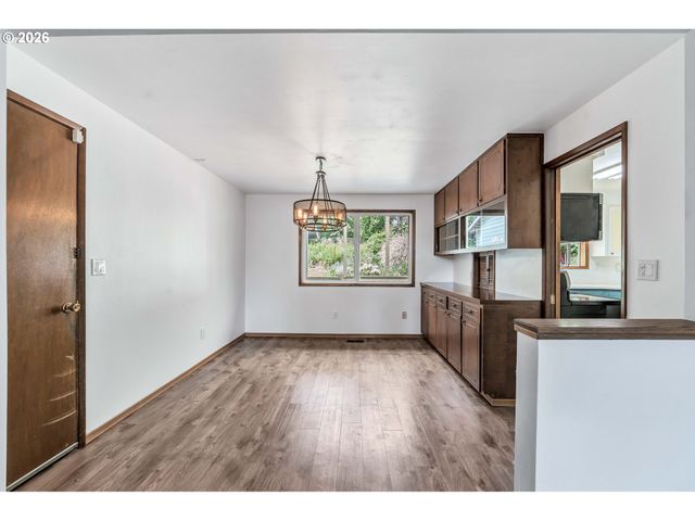 8025 Sw SCHILLER Rd, Portland, OR 97225