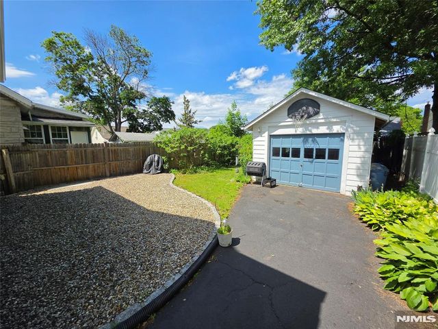 12 Brook Place, Bloomfield, NJ 07003