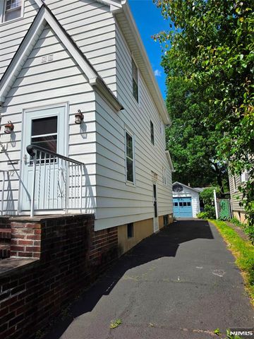 12 Brook Place, Bloomfield, NJ 07003