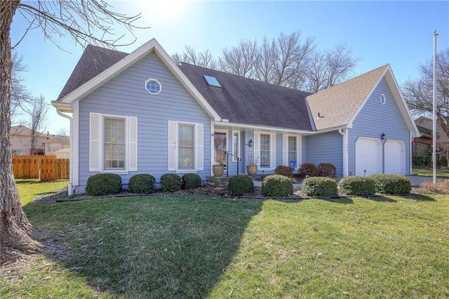 1941 E Frontier Lane, Olathe, KS 66062