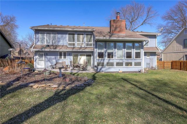 1941 E Frontier Lane, Olathe, KS 66062