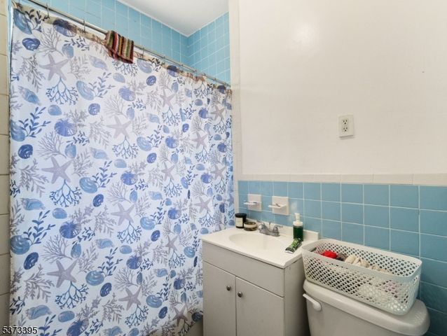 98 Ashland Ave, East Orange City, NJ 07017