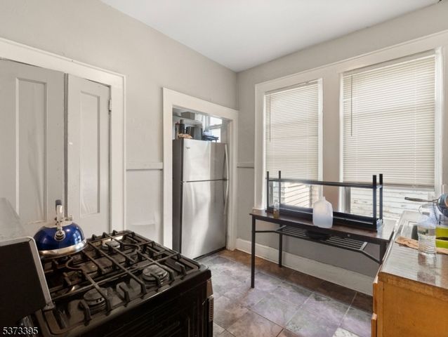 98 Ashland Ave, East Orange City, NJ 07017