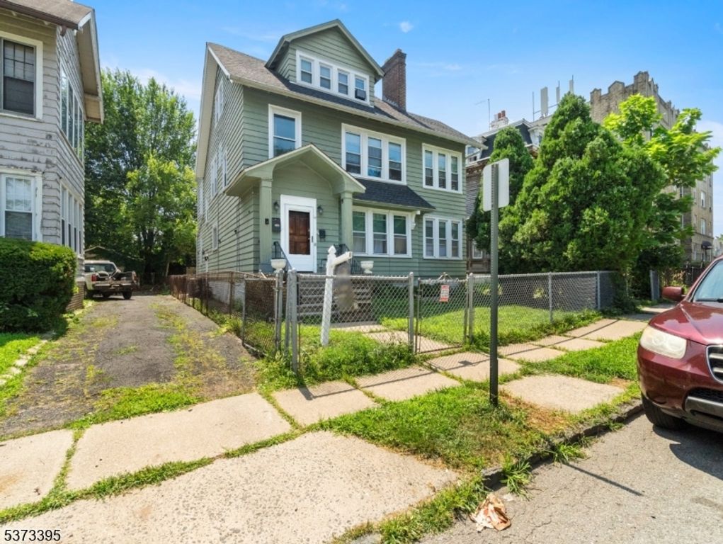 98 Ashland Ave, East Orange City, NJ 07017