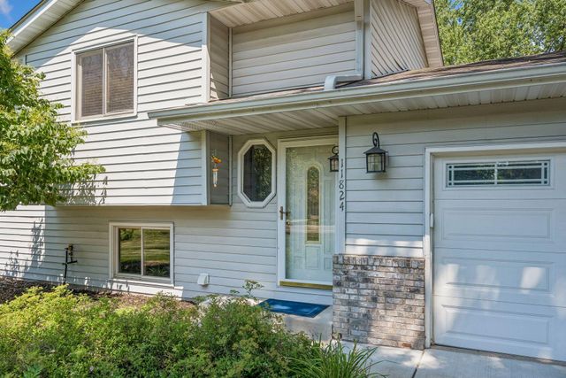 11824 W River Road, Champlin, MN 55316
