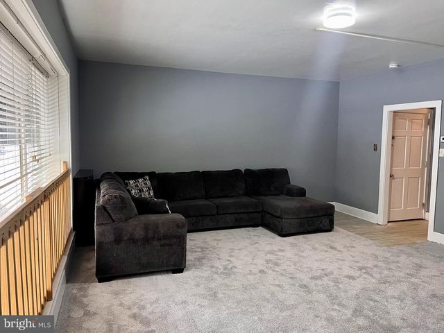 27 N HANOVER ST, Pottstown, PA 19464