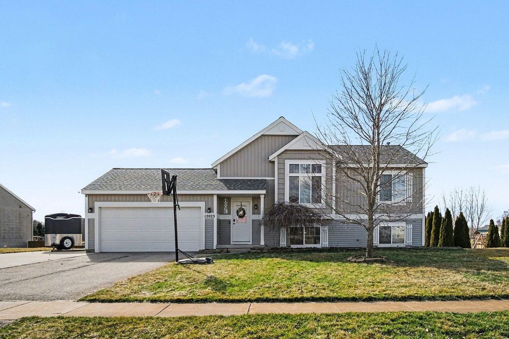 12023 Russell Ridge, Algoma Twp, MI 49319