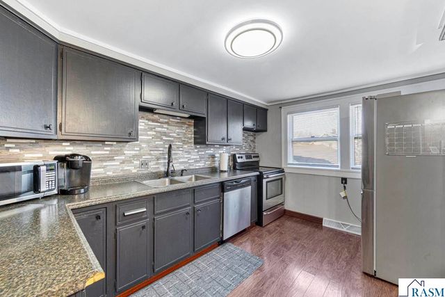 202 E Lewis Street, Mankato, MN 56001