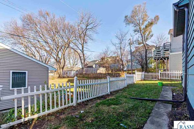 202 E Lewis Street, Mankato, MN 56001