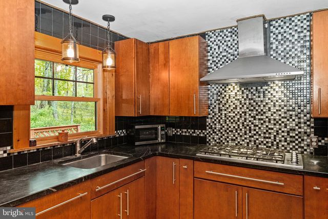 209 TOWNSHIP LINE RD, Schwenksville, PA 19473