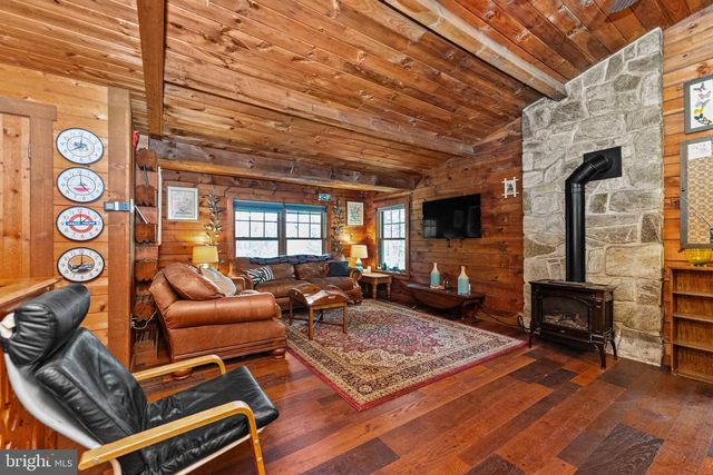 209 TOWNSHIP LINE RD, Schwenksville, PA 19473