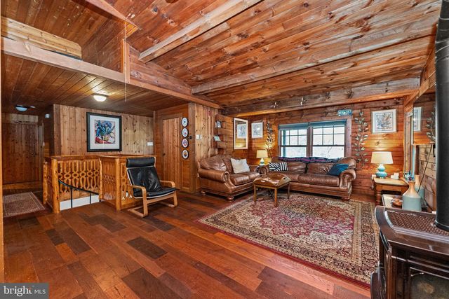 209 TOWNSHIP LINE RD, Schwenksville, PA 19473