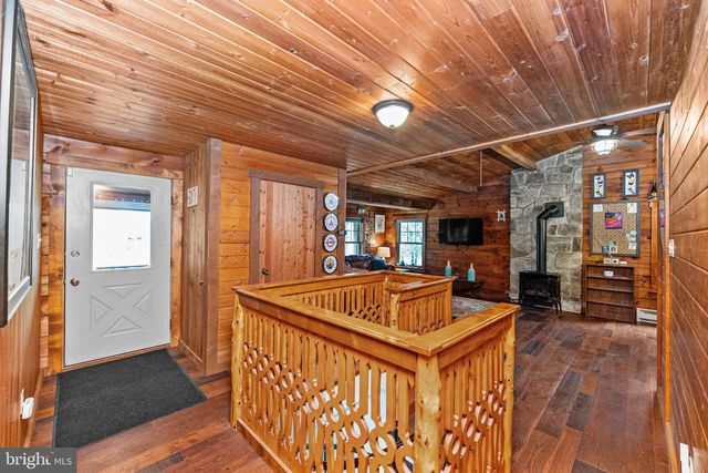 209 TOWNSHIP LINE RD, Schwenksville, PA 19473