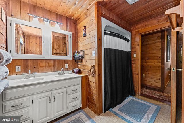 209 TOWNSHIP LINE RD, Schwenksville, PA 19473