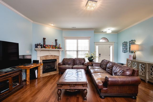 2115 Magna Carta Ln, Bryant, AR 72022