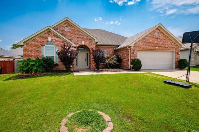 2115 Magna Carta Ln, Bryant, AR 72022