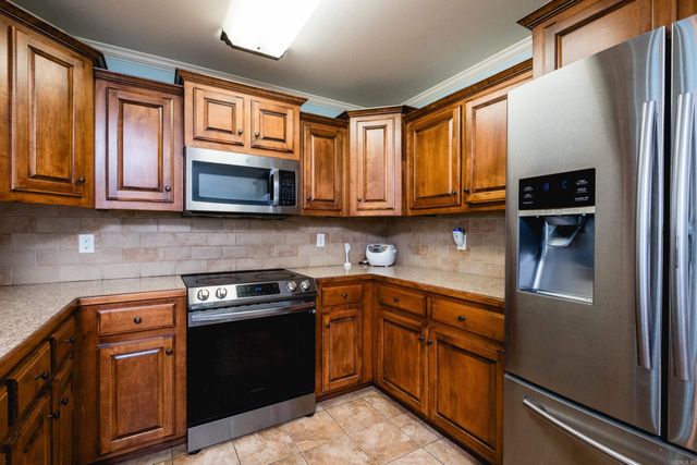 2115 Magna Carta Ln, Bryant, AR 72022