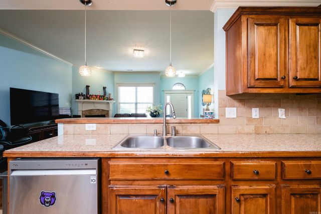 2115 Magna Carta Ln, Bryant, AR 72022