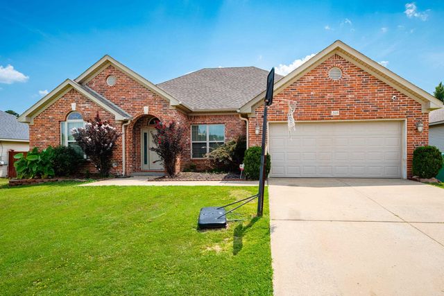 2115 Magna Carta Ln, Bryant, AR 72022