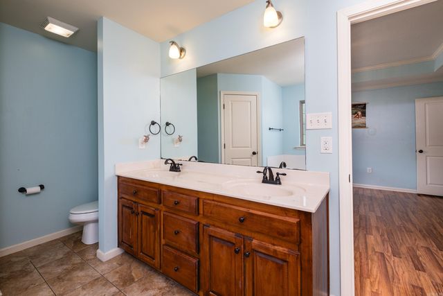 2115 Magna Carta Ln, Bryant, AR 72022
