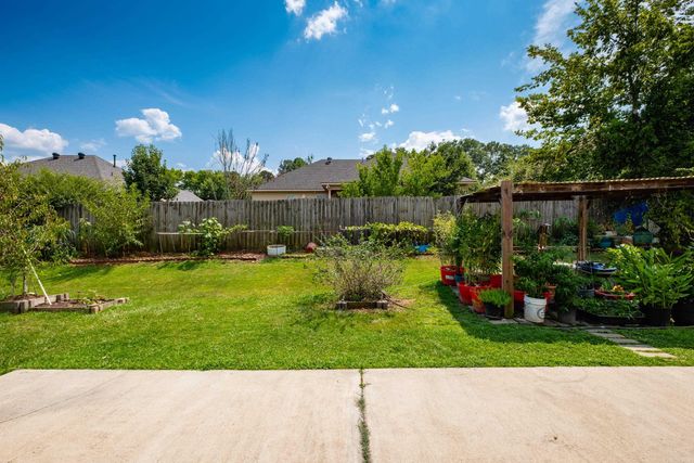 2115 Magna Carta Ln, Bryant, AR 72022