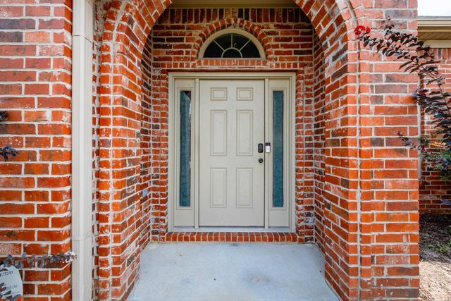 2115 Magna Carta Ln, Bryant, AR 72022
