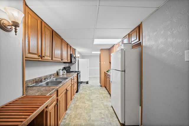 1716 Merritt Dr, Clarksville, TN 37043