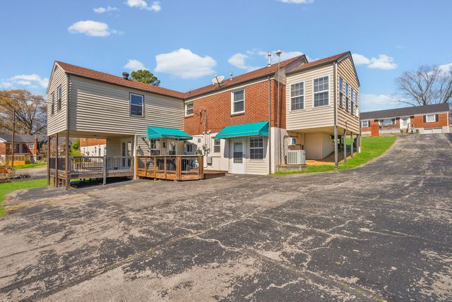 1716 Merritt Dr, Clarksville, TN 37043