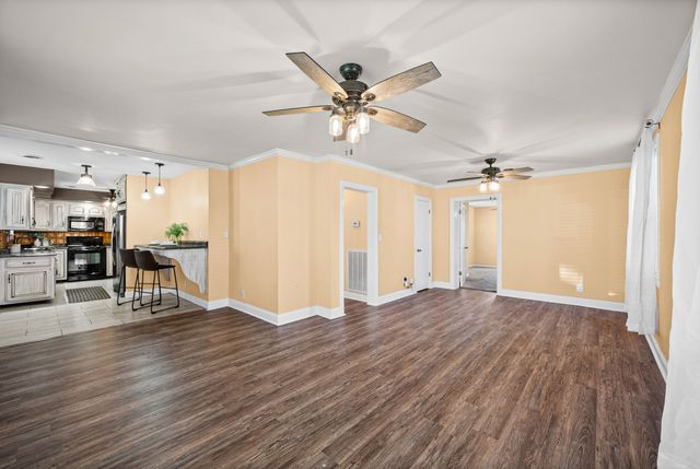 1716 Merritt Dr, Clarksville, TN 37043