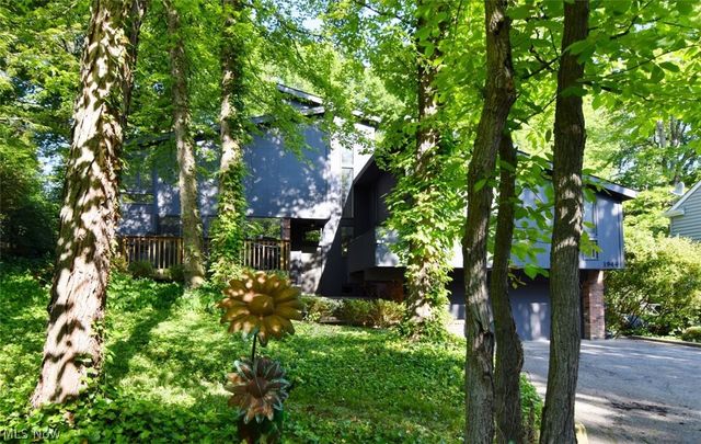 1944 Laurel Hill Drive, South Euclid, OH 44121