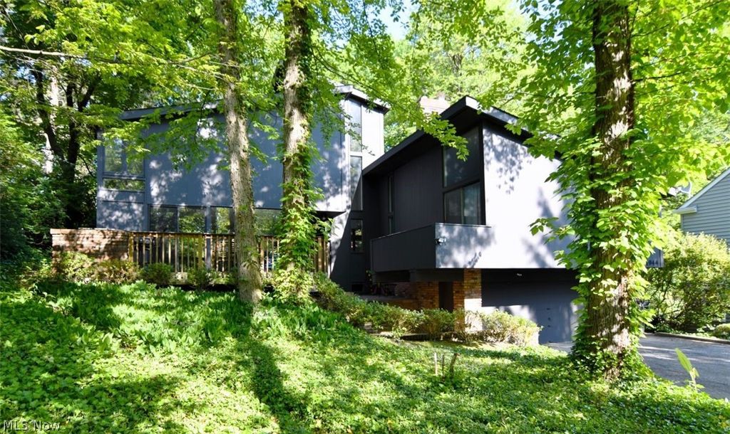 1944 Laurel Hill Drive, South Euclid, OH 44121