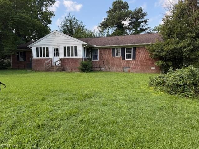 2921 Frying Pan Farm LN, Hayes, VA 23072
