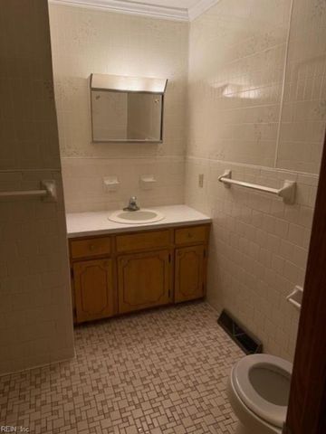 2921 Frying Pan Farm LN, Hayes, VA 23072