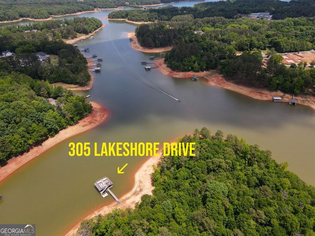 305 Lakeshore Drive, Hartwell, GA 30643