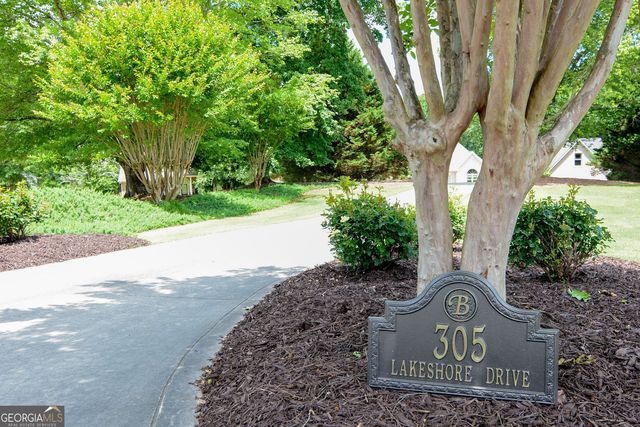 305 Lakeshore Drive, Hartwell, GA 30643