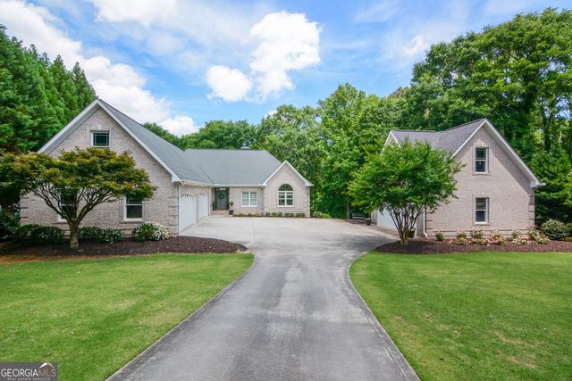 305 Lakeshore Drive, Hartwell, GA 30643