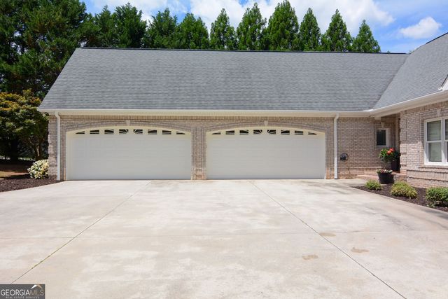 305 Lakeshore Drive, Hartwell, GA 30643