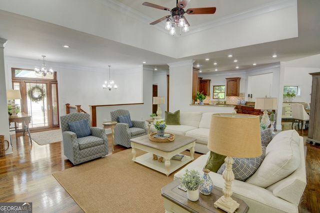 305 Lakeshore Drive, Hartwell, GA 30643