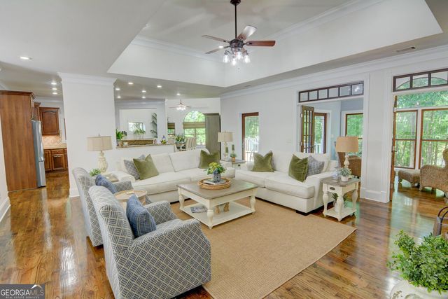 305 Lakeshore Drive, Hartwell, GA 30643