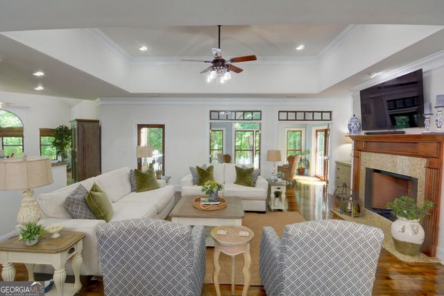 305 Lakeshore Drive, Hartwell, GA 30643