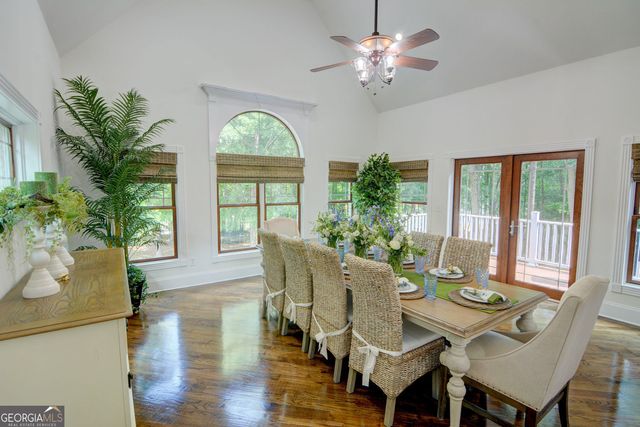 305 Lakeshore Drive, Hartwell, GA 30643