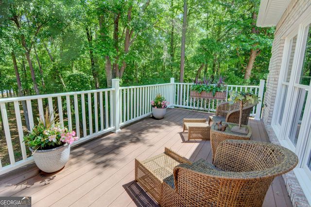 305 Lakeshore Drive, Hartwell, GA 30643