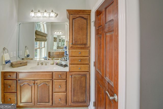 305 Lakeshore Drive, Hartwell, GA 30643