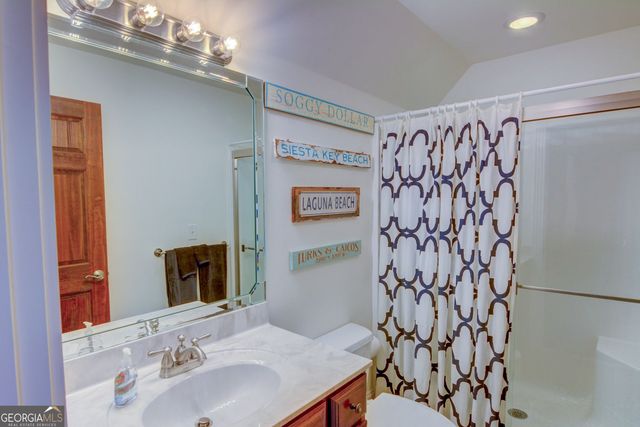 305 Lakeshore Drive, Hartwell, GA 30643