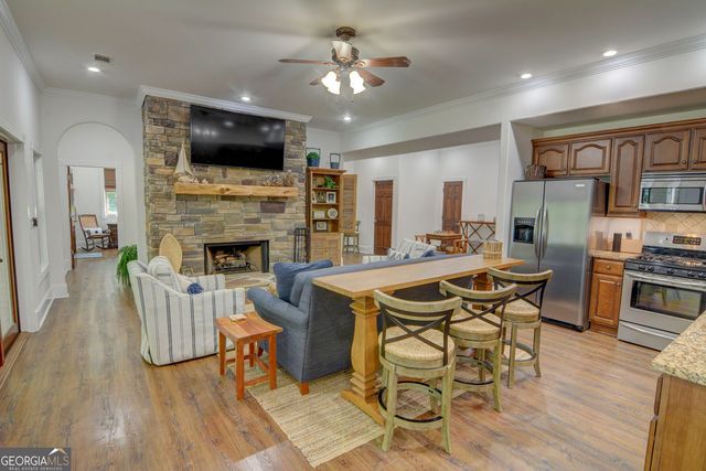 305 Lakeshore Drive, Hartwell, GA 30643
