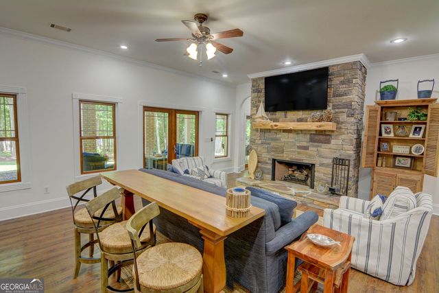 305 Lakeshore Drive, Hartwell, GA 30643
