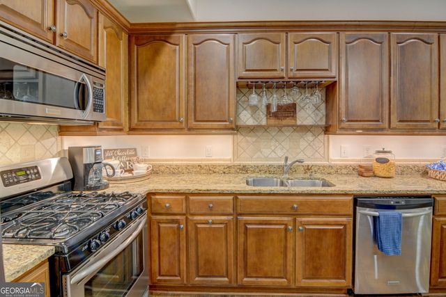 305 Lakeshore Drive, Hartwell, GA 30643