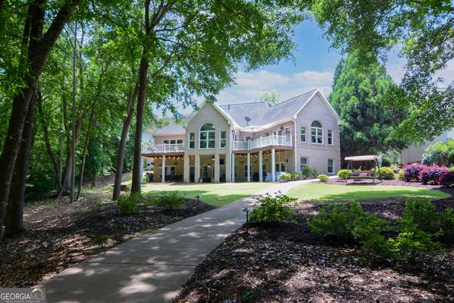 305 Lakeshore Drive, Hartwell, GA 30643