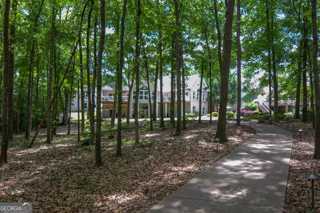305 Lakeshore Drive, Hartwell, GA 30643